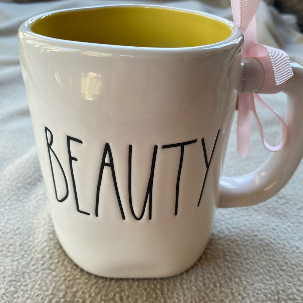 **SOLD***🚨Rae Dunn ❄️👸🏻”Beauty”Disney Mug, Double Sided Elsa,❄️👸🏻